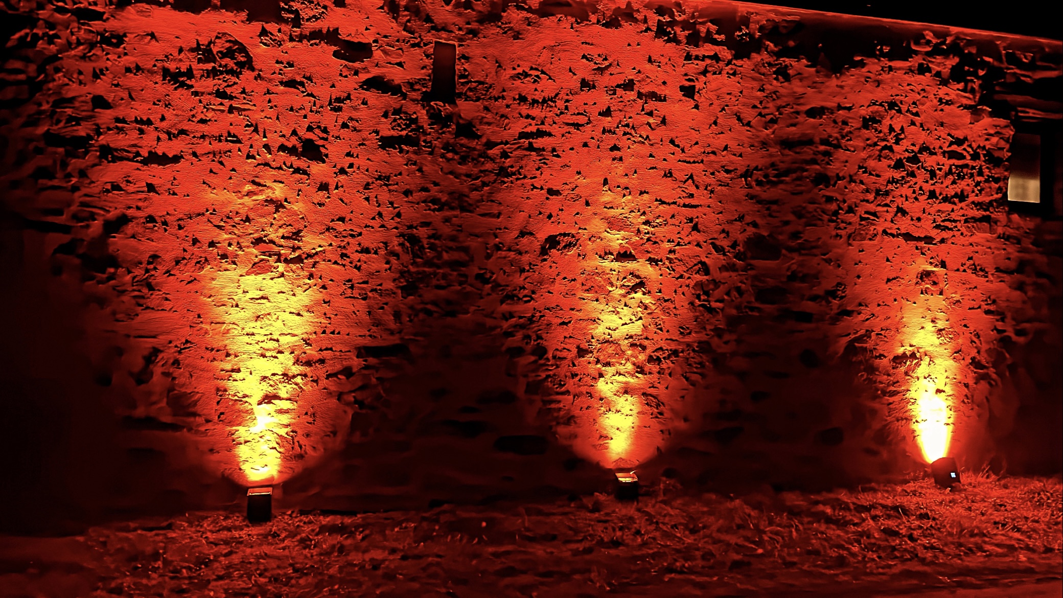 Projecteurs architecturaux pour éclairage de salle et lieu de mariage en Vendée