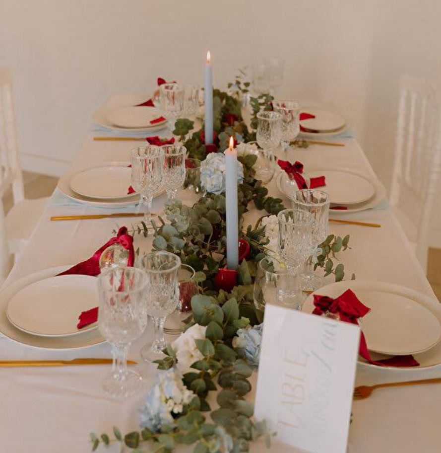 Décoration de table mariage réalisée par Atelier Rêve Fleurissant