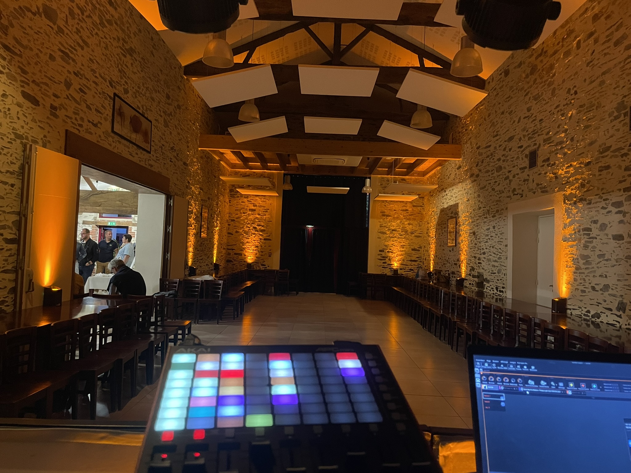 Éclairage LED d'une salle de mariage